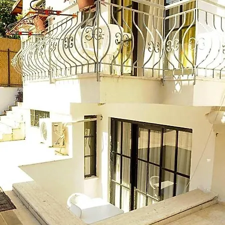 Ξενοδοχείο με διαμερίσματα Kemer Suit Κεμέρ