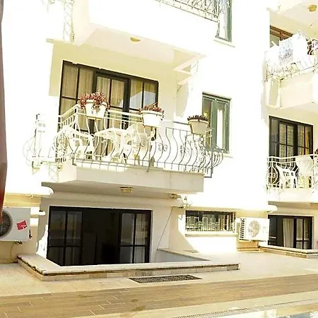 Kemer Suit Κεμέρ