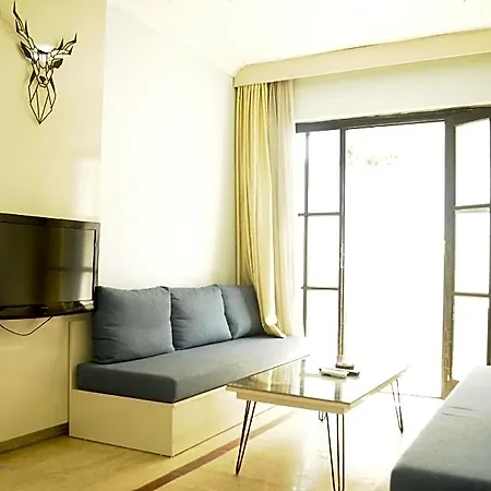 Hotel de apartamente Kemer Suit 3*